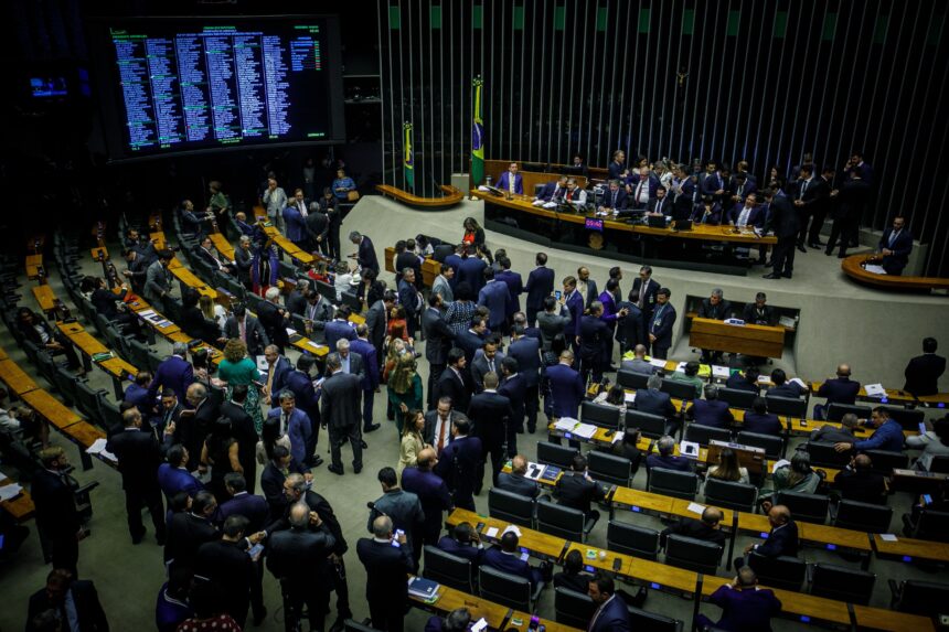 estudo-aponta-que-68%-dos-parlamentares-tem-desempenho-ruim-na-camara;-entenda