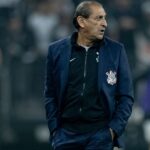 ramon-diaz-avalia-corinthians-“diferente”-em-estreia,-mas-aponta-erros