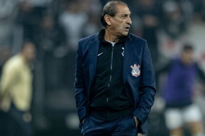 ramon-diaz-avalia-corinthians-“diferente”-em-estreia,-mas-aponta-erros