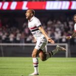 sao-paulo-vence-gremio,-entra-no-g4-e-afunda-rival-no-brasileirao