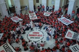 manifestantes-pro-palestina-fazem-ato-no-capitolio-dos-eua;-policia-efetua-prisoes