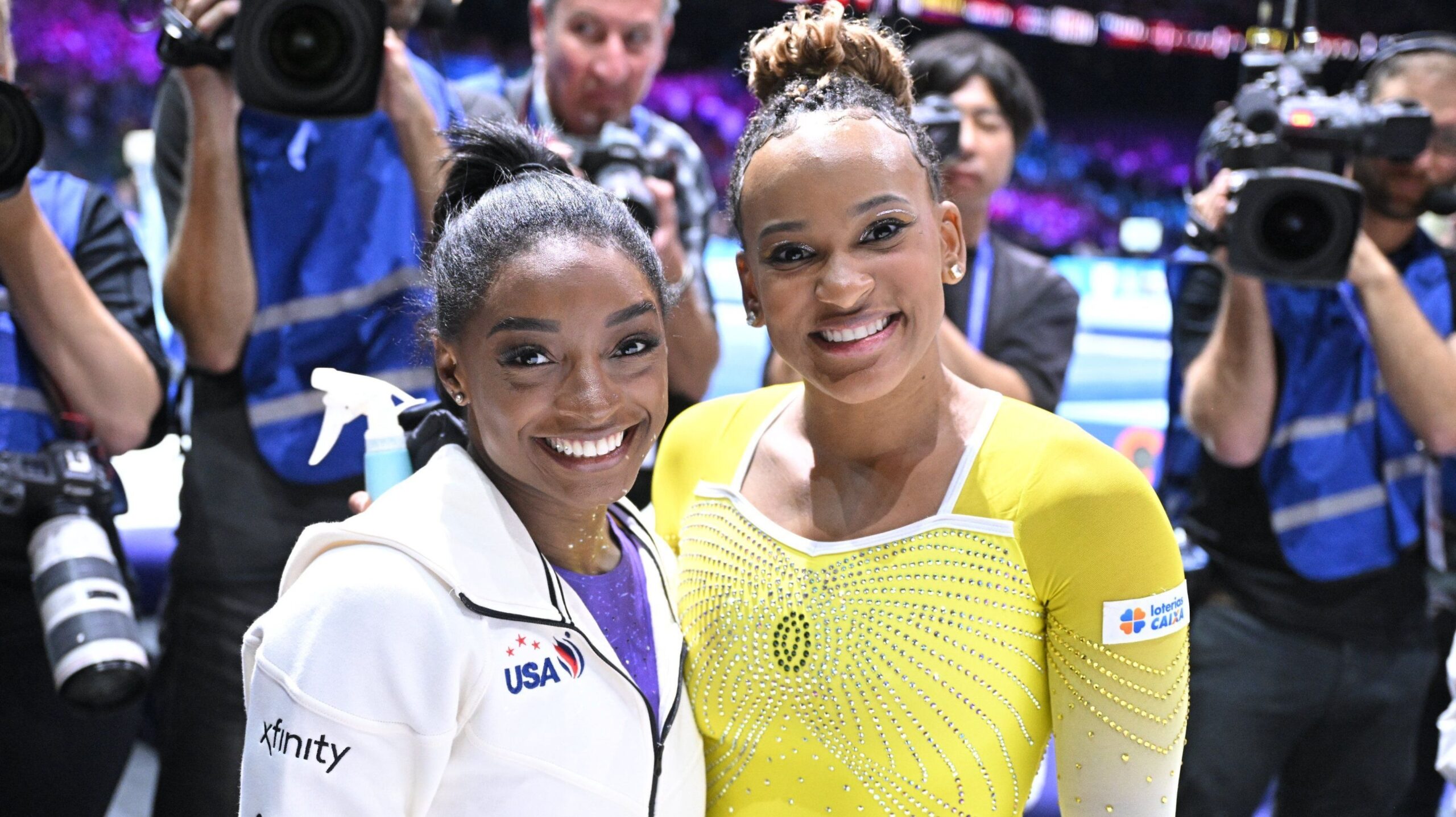 amigas?-rebeca-andrade-comenta-relacao-com-simone-biles,-dos-eua