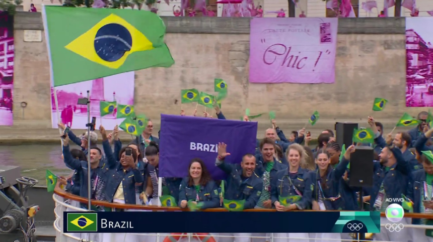 delegacao-do-brasil-desfila-pelo-rio-sena-na-cerimonia-de-abertura-da-olimpiada-de-paris