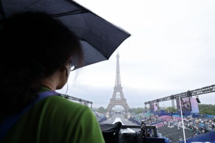 paris-2024:-prova-de-skate-street-masculino-e-adiada-apos-chuva-persistir