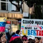 centenas-de-migrantes-venezuelanos-se-reunem-na-av.-paulista-para-acompanhar-eleicao