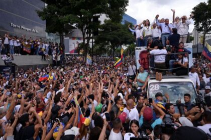 maduro-ordena-patrulhamento-policial-e-militar-por-todo-pais-na-venezuela