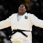 beatriz-souza-vence-final-do-judo-e-garante-1o-ouro-do-brasil