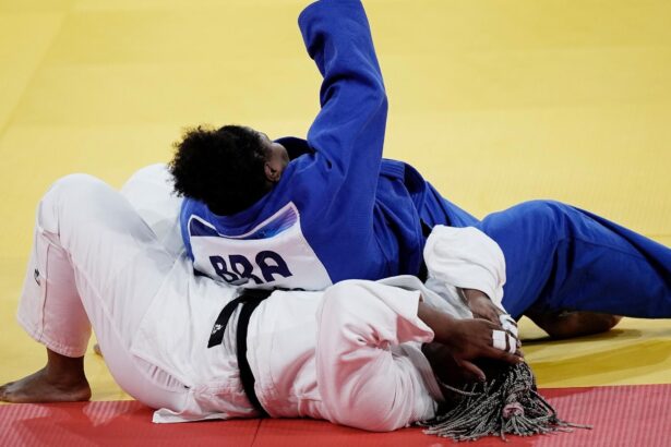 beatriz-souza-vence-francesa,-vai-a-final-no-judo-e-garante-medalha