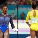 simone-biles-elogia-rebeca-andrade-no-tiktok-horas-antes-da-final-do-salto