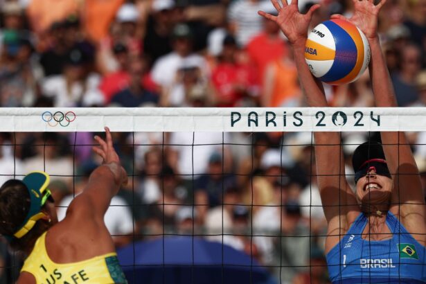 volei-de-praia:-carol-e-barbara-perdem-nas-oitavas-e-estao-eliminadas-de-paris