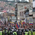 militares-brasileiros-estao-de-prontidao-para-reforcar-seguranca-das-embaixadas-de-brasil,-argentina-e-peru-na-venezuela