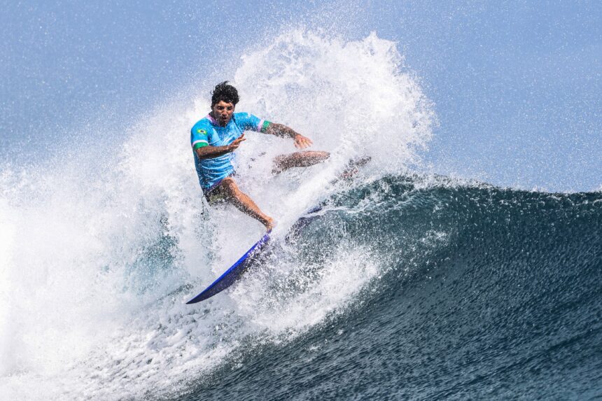 gabriel-medina-conquista-bronze-no-surfe-masculino-da-olimpiada-de-paris