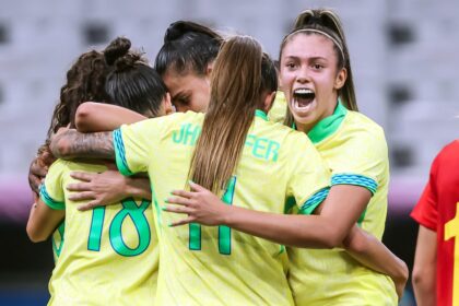 apos-atuacao-quase-perfeita,-selecao-feminina-de-futebol-chega-muito-fortalecida-na-final