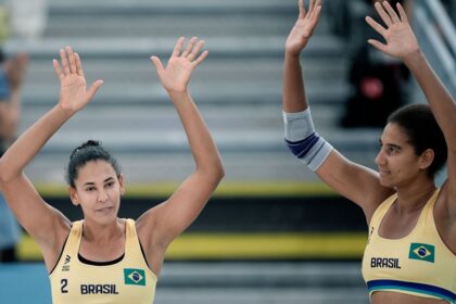 duda-e-ana-patricia-garantem-disputa-por-medalha-no-volei-de-praia