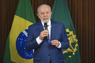 lula-deve-ligar-para-presidentes-da-colombia-e-do-mexico-na-segunda-para-discutir-crise-na-venezuela