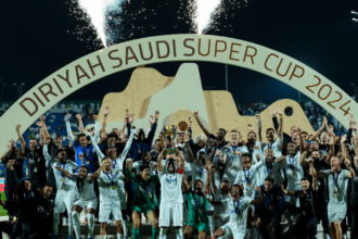 falha-de-bento-e-gol-de-malcom;-al-hilal-conquista-supercopa-saudita