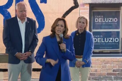 kamala-sugere-que-trump-e-‘covarde’-durante-evento-de-campanha-na-pensilvania