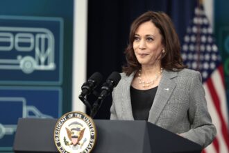 kamala-harris-promete-governar-‘para-o-pais-acima-de-si-mesma’-em-ultimo-dia-da-convencao-democrata