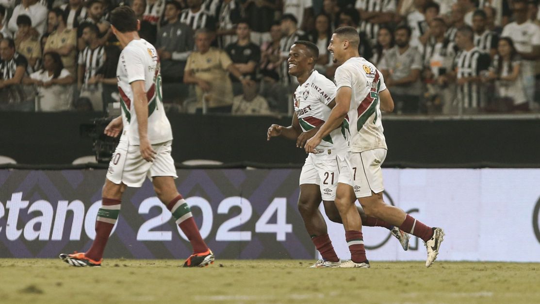 no-mineirao,-fluminense-vence-atletico-mg-e-dorme-fora-da-zona-de-rebaixamento