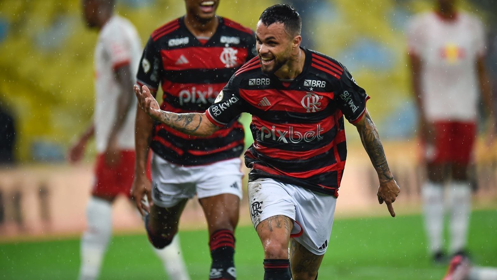 brasileirao:-flamengo-vence-red-bull-bragantino-com-michael-e-gol-contra-bizarro