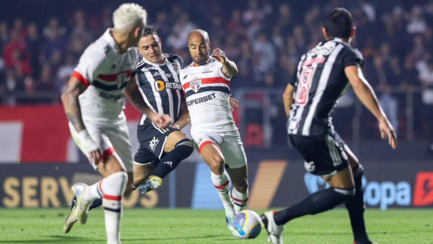 em-morumbis-de-luto,-atletico-mg-surpreende-sao-paulo-pela-copa-do-brasil