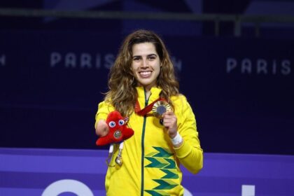 paralimpiada:-brasil-conquista-ouro-inedito-no-taekwondo-com-ana-carolina-moura