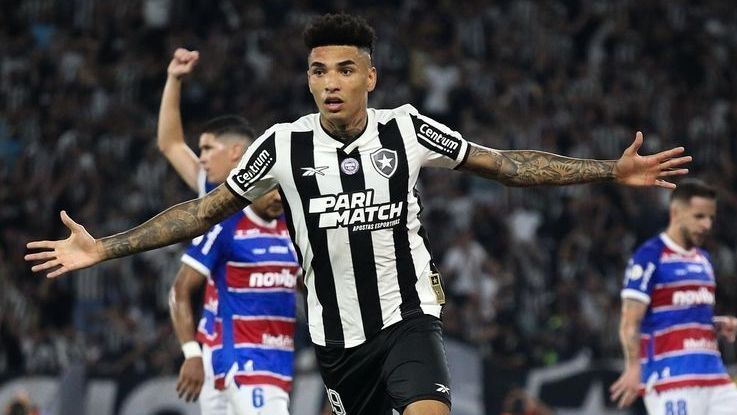 botafogo-vence,-ultrapassa-o-fortaleza-e-assume-lideranca-do-brasileirao