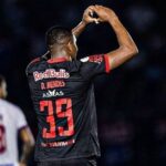 red-bull-bragantino-marca-no-final-e-vence-bahia-pelo-brasileirao