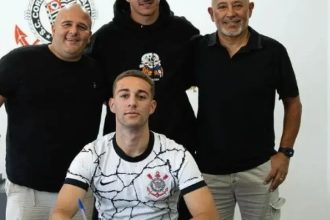 jovem-que-estava-na-roma-assina-contrato-com-o-corinthians;-veja-detalhes