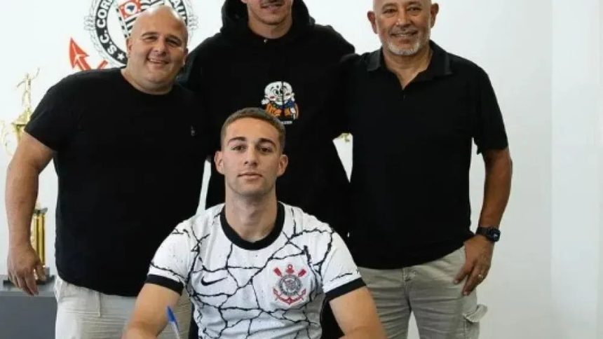 jovem-que-estava-na-roma-assina-contrato-com-o-corinthians;-veja-detalhes