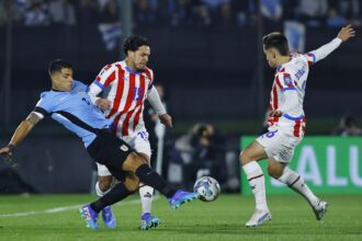 na-despedida-de-luis-suarez,-uruguai-empata-com-paraguai-pelas-eliminatorias