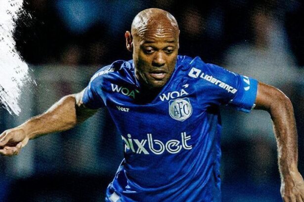 vagner-love-abandona-entrevista,-discute-com-torcedores-do-avai-e-cai-no-choro