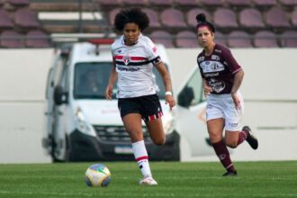 nos-penaltis,-sao-paulo-bate-ferroviaria-e-classifica-para-final-do-brasileirao-feminino