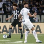 duelo-de-opostos:-botafogo-e-corinthians-se-enfrentam-pelo-brasileirao