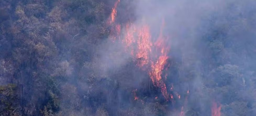 bombeiros-apagam-mais-de-330-focos-de-incendios-em-24h-no-rj