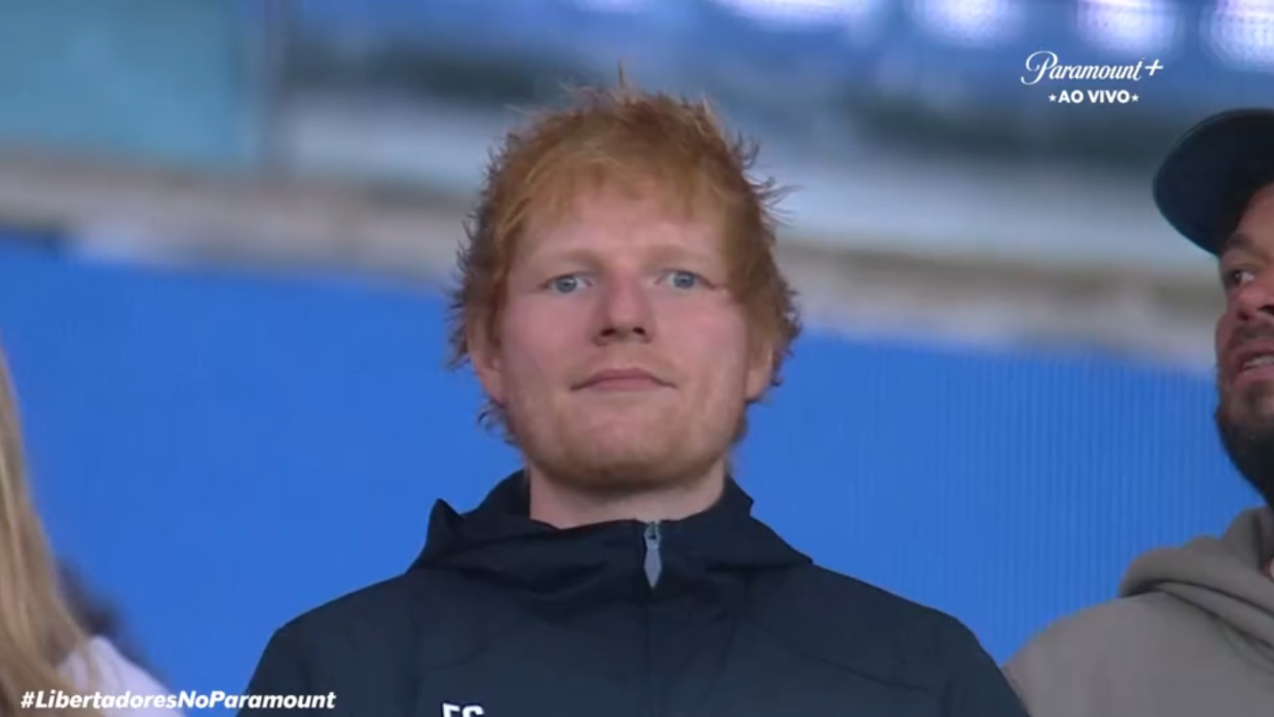 ed-sheeran-ganha-camisa-do-fluminense;-veja