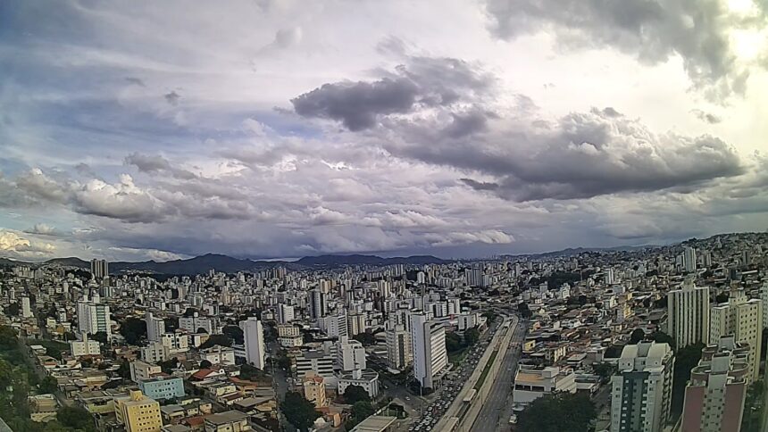 apos-cinco-meses-de-estiagem,-belo-horizonte-registra-chuva-nesse-sabado