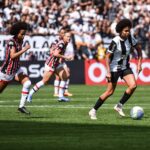 com-recorde-de-publico,-corinthians-vence-o-sao-paulo-e-conquista-sexto-titulo-do-brasileirao-feminino