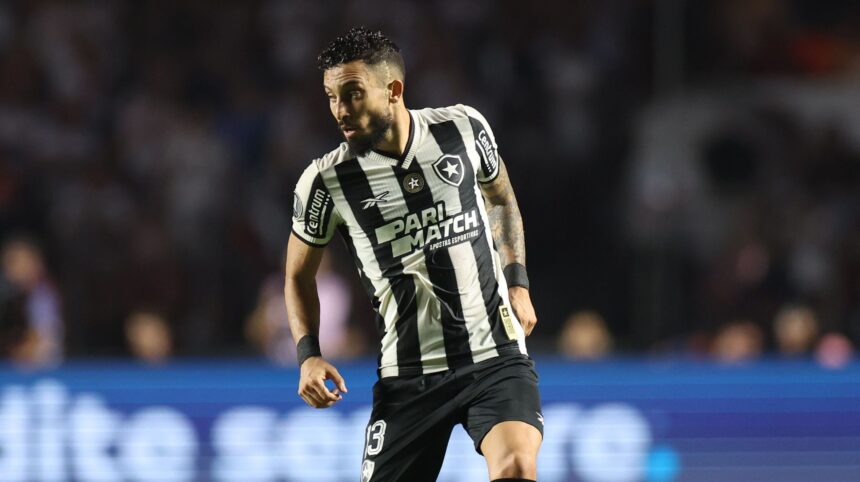 alex-telles-se-solidariza-com-arana-e-exalta-os-convocados-do-botafogo