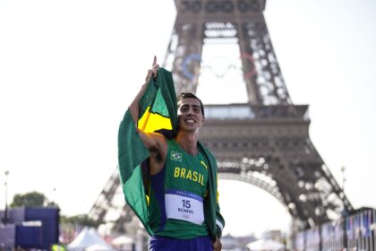 caio-bonfim:-‘nao-e-so-sobre-medalha,-mas-ver-que-voce-esta-inspirando-pessoas’,-diz-prata-em-paris