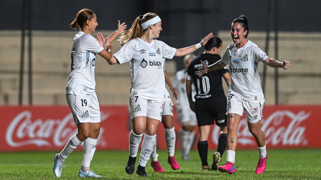 santos-vence-olimpia,-evita-corinthians-e-encara-boca-na-libertadores-feminina