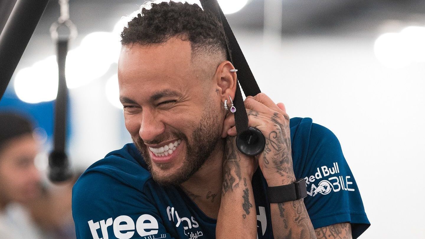 video:-neymar-marca-gol-e-distribui-sorrisos-em-reapresentacao-do-al-hilal