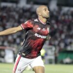 lucas-moura,-do-sao-paulo,-marca-pela-primeira-vez-contra-o-vasco