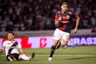 sao-paulo-joga-bem,-vence-o-vasco-e-cola-no-g4-do-brasileirao