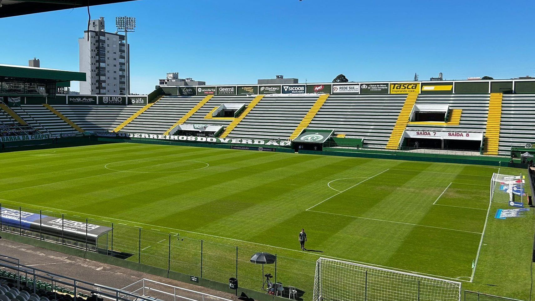 chapecoense-x-goias:-horario-e-onde-assistir-ao-jogo-da-serie-b