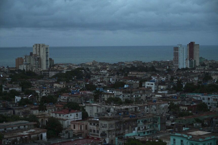 cuba-tem-segundo-apagao-nacional-em-meio-a-piora-da-crise-energetica