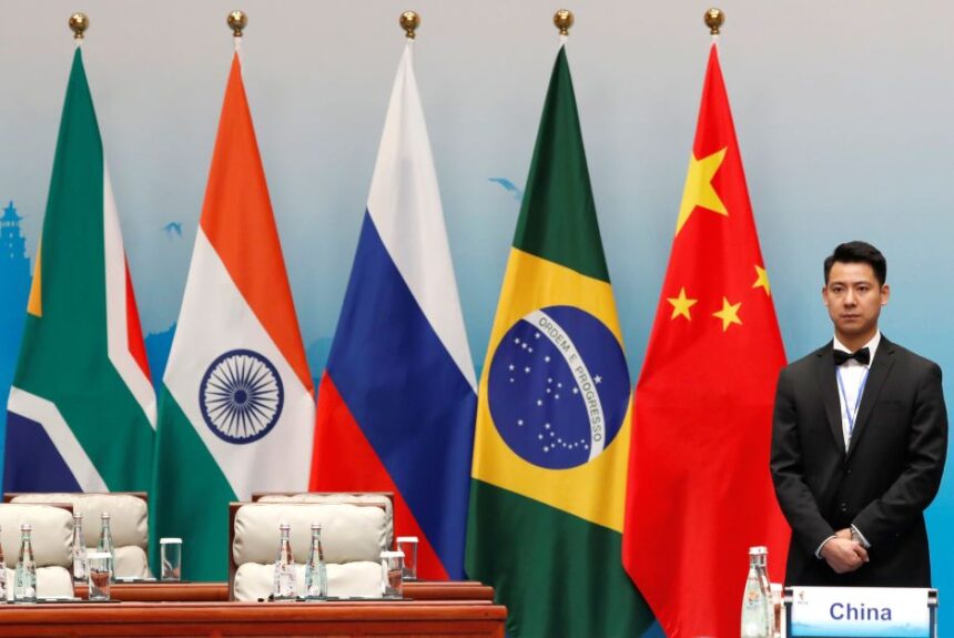 americo-martins:-putin-e-dilma-discutiram-alternativas-ao-dolar-no-comercio-dos-brics