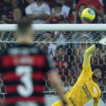 corinthians-notificara-flamengo-da-compra-de-hugo-souza-nesta-sexta-feira-(25)