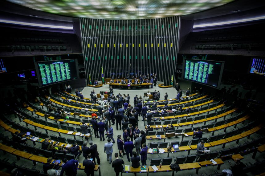 camara-dos-deputados-conclui-votacao-de-segundo-projeto-da-reforma-tributaria