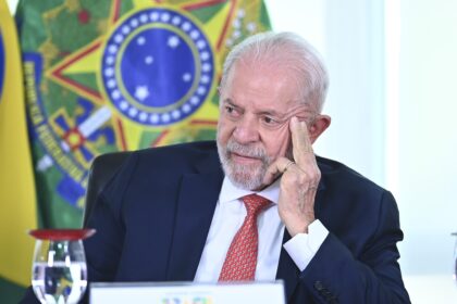 nova-reuniao-de-lula-com-ministros-termina-sem-anuncio-de-corte-de-gastos-e-mercado-reage-a-indefinicao